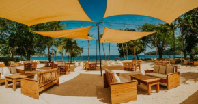 Гостиница Café de Playa beach front suites  Коко